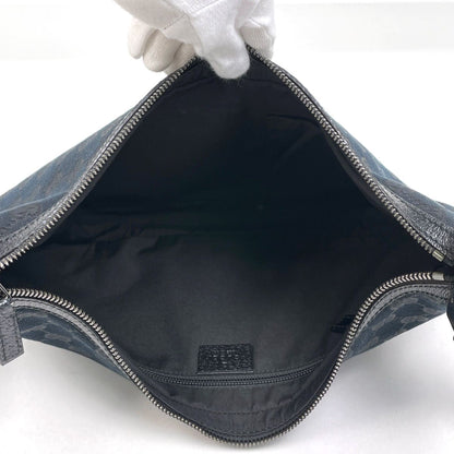 Gucci GG Pattern Shoulder Bag Canvas Black — view 9
