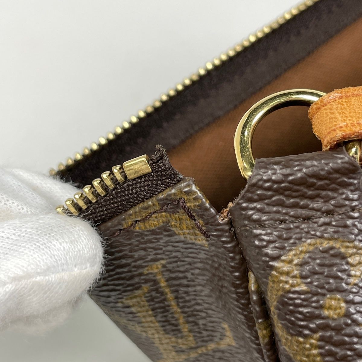 Louis Vuitton Pochette Makeup Cosmetics Pouch Monogram Brown — view 6