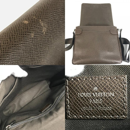 Louis Vuitton Shoulder Bag Milo Taiga Leather Brown — view 8