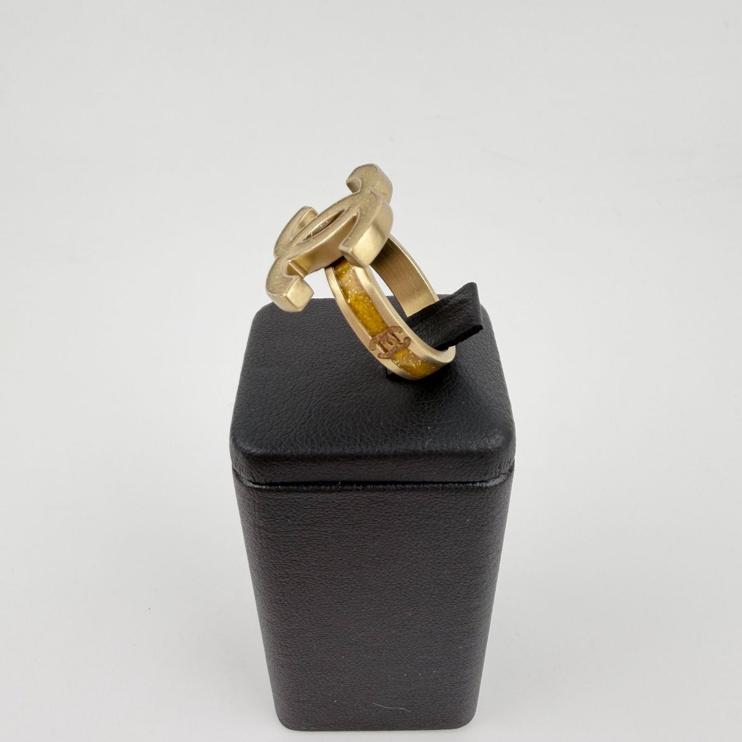 Chanel CC Logo Ring Gold Vintage — view 2