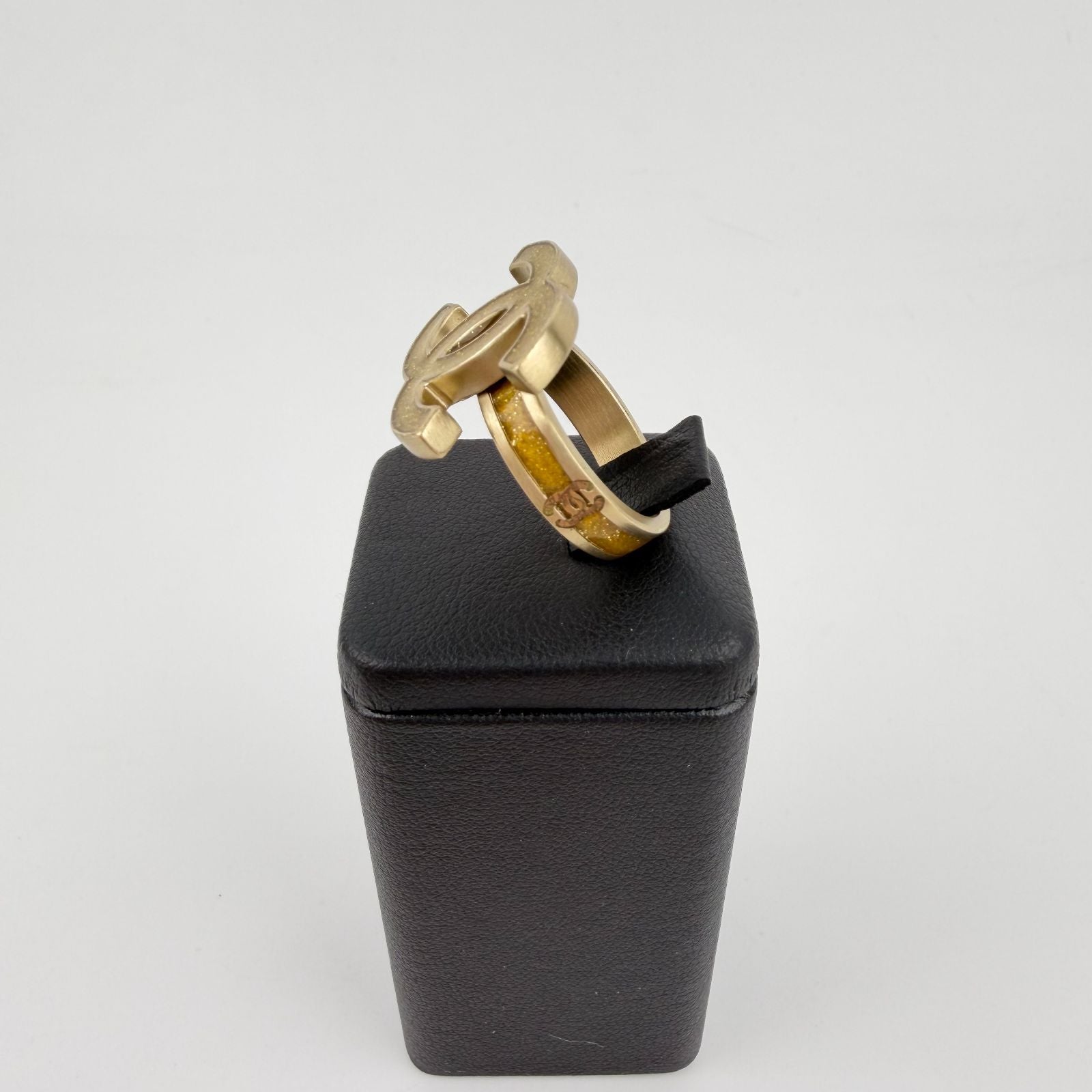 Chanel CC Logo Ring Gold Vintage — view 2
