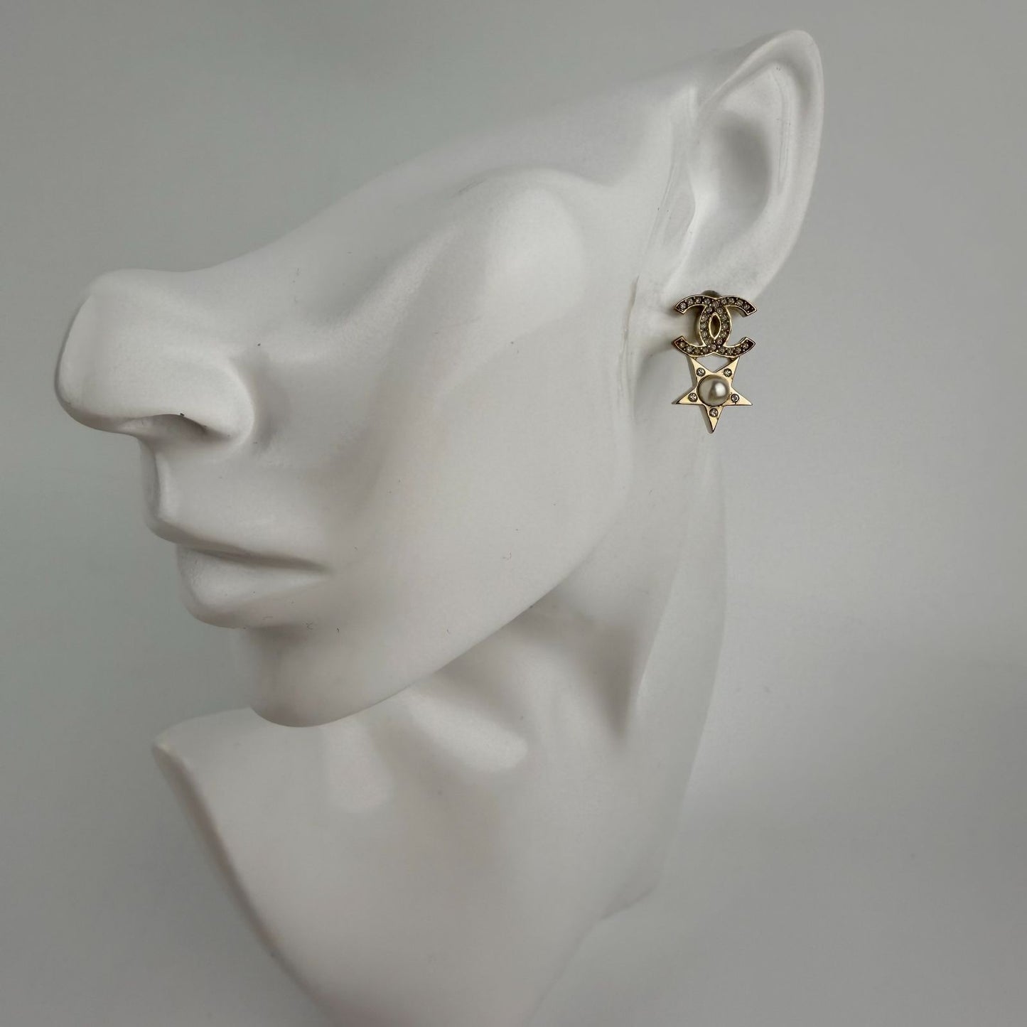 Chanel CC Logo Earrings Gold Vintage — view 7