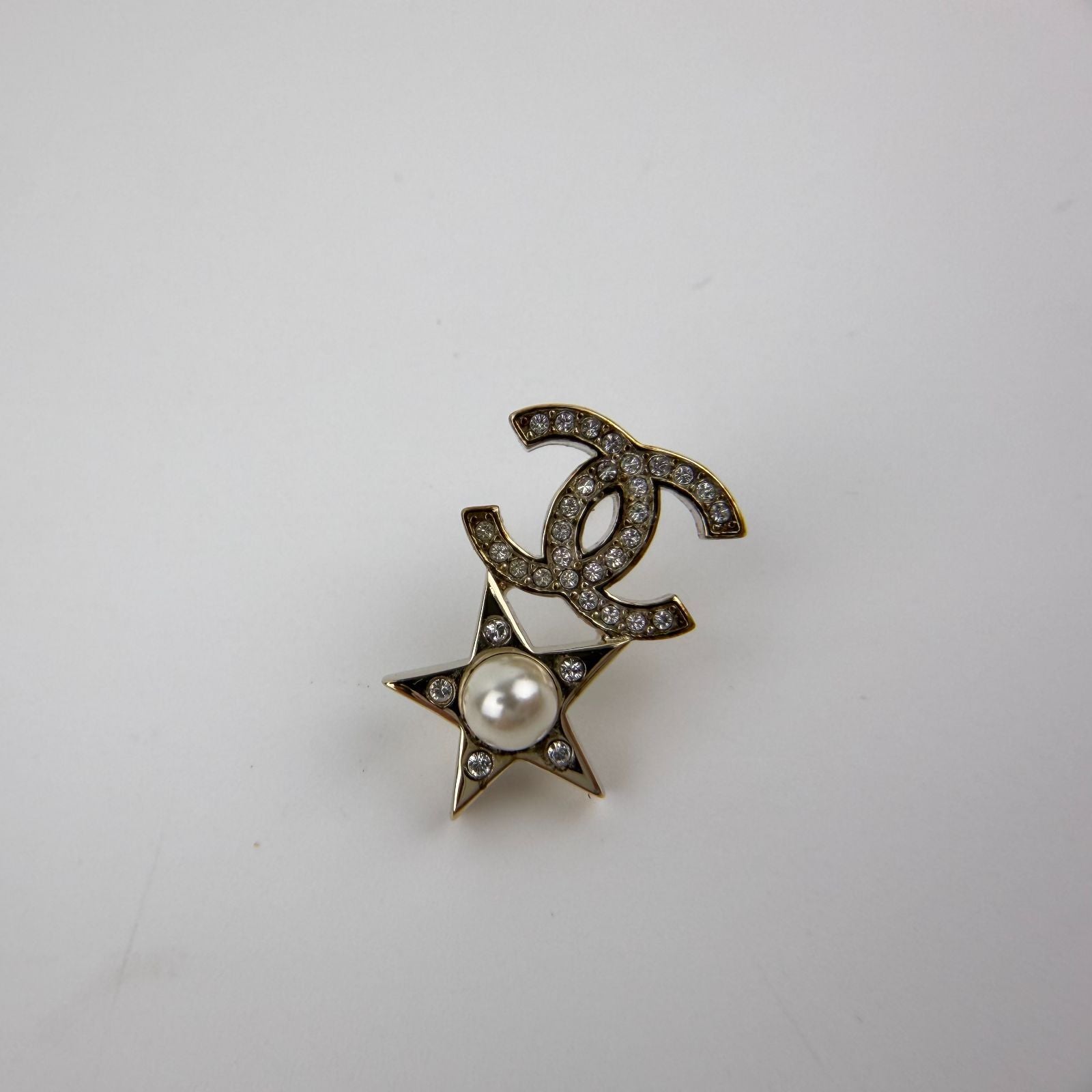 Chanel CC Logo Earrings Gold Vintage — view 3