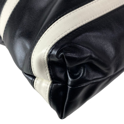 Chanel Shoulder Bag 22 Small Black White — view 9