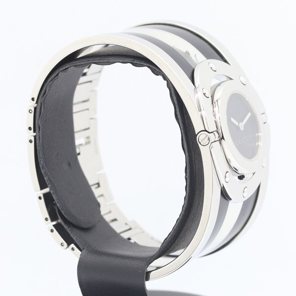 Gucci 112 Twirl Turn Face Bangle Watch Quartz Black Dial — view 2