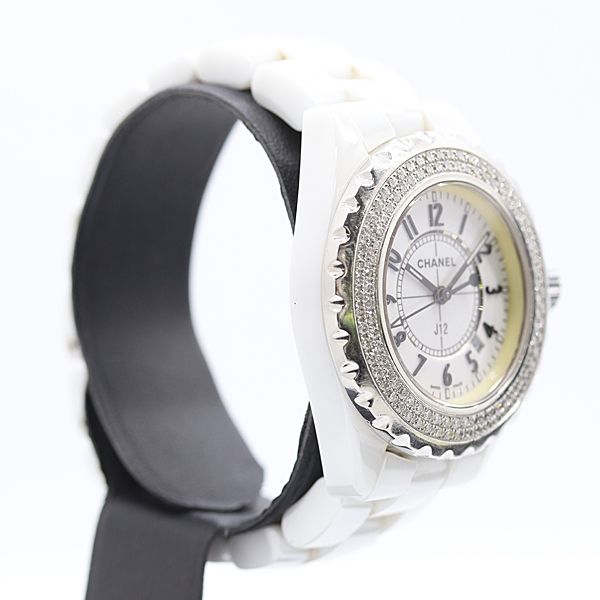 Chanel Box with Frame Quartz Diamond Bezel White Dial Watch — view 2