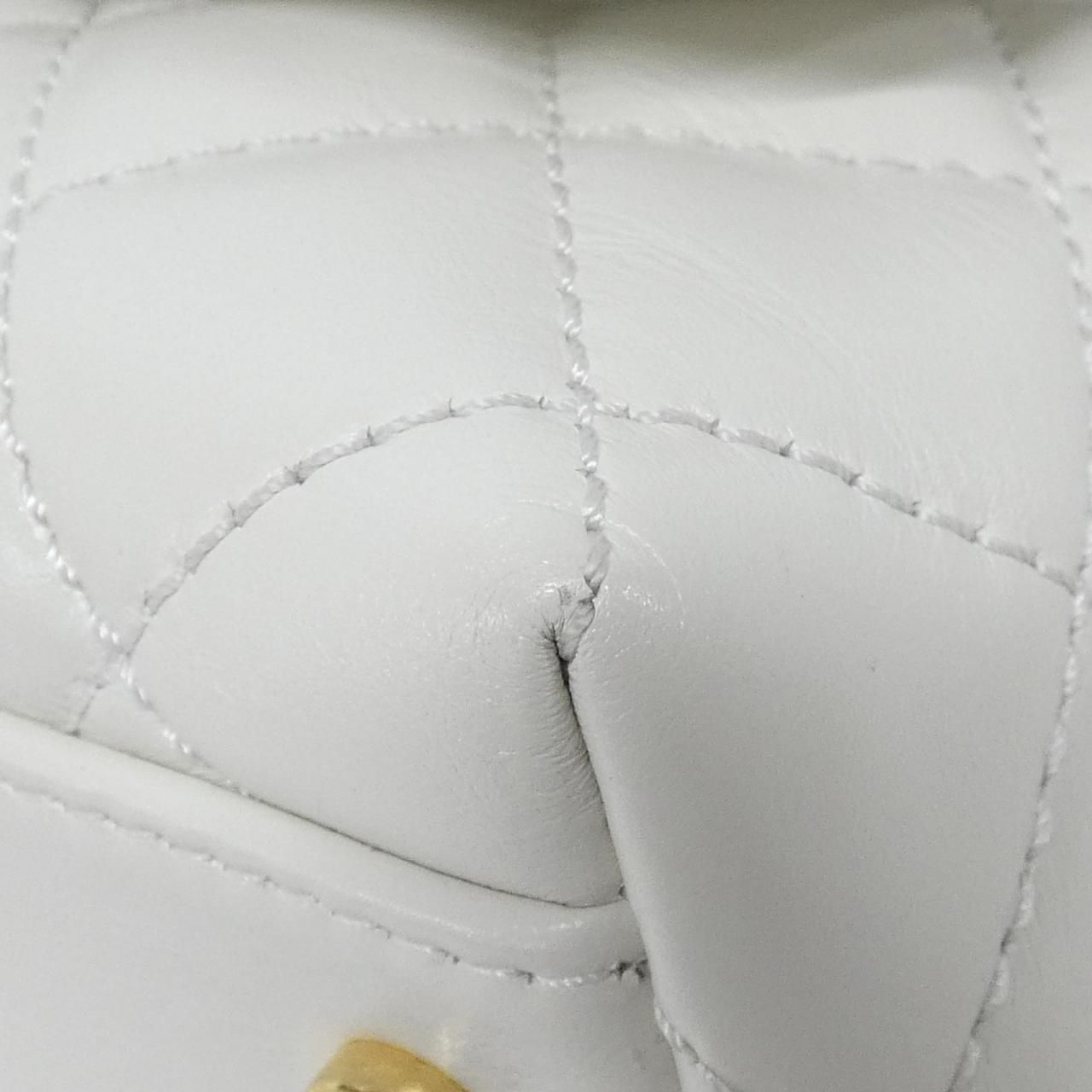 Chanel Bag Handbag White — view 3