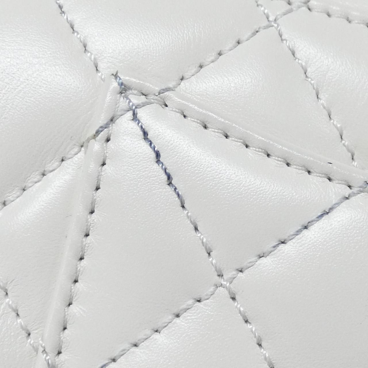 Chanel Bag Handbag White — view 4