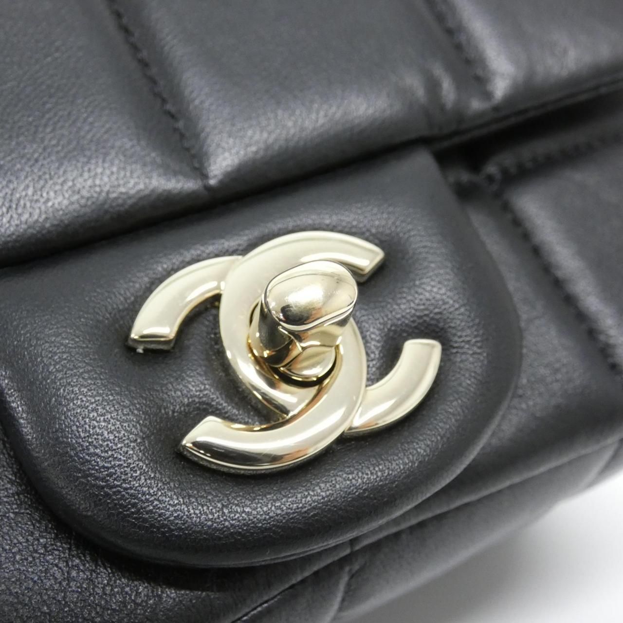 Chanel Shoulder Bag Black — view 4
