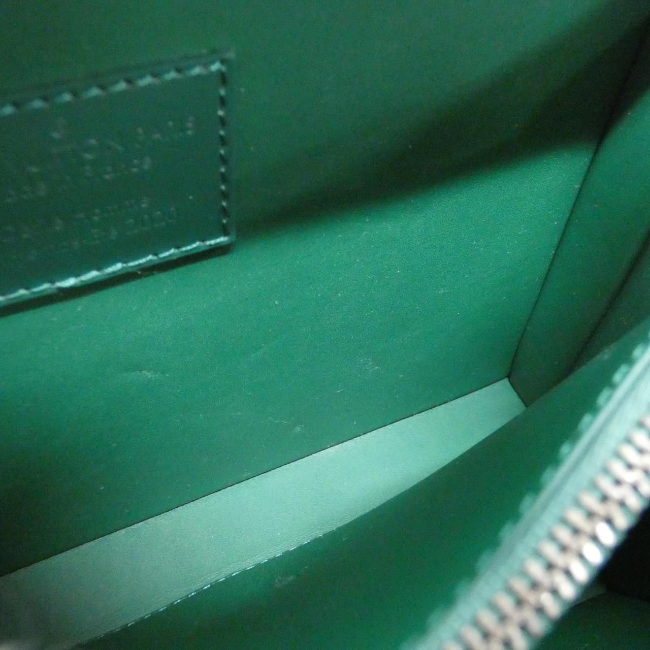 Louis Vuitton Monogram Tufting Clutch — view 6