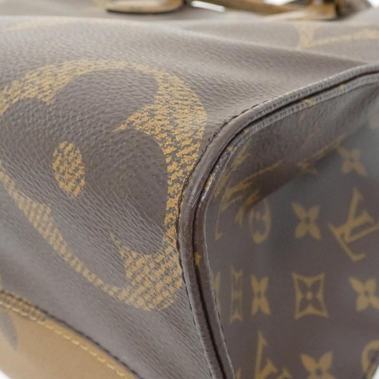 Louis Vuitton Monogram Giant On The Go MM — view 3