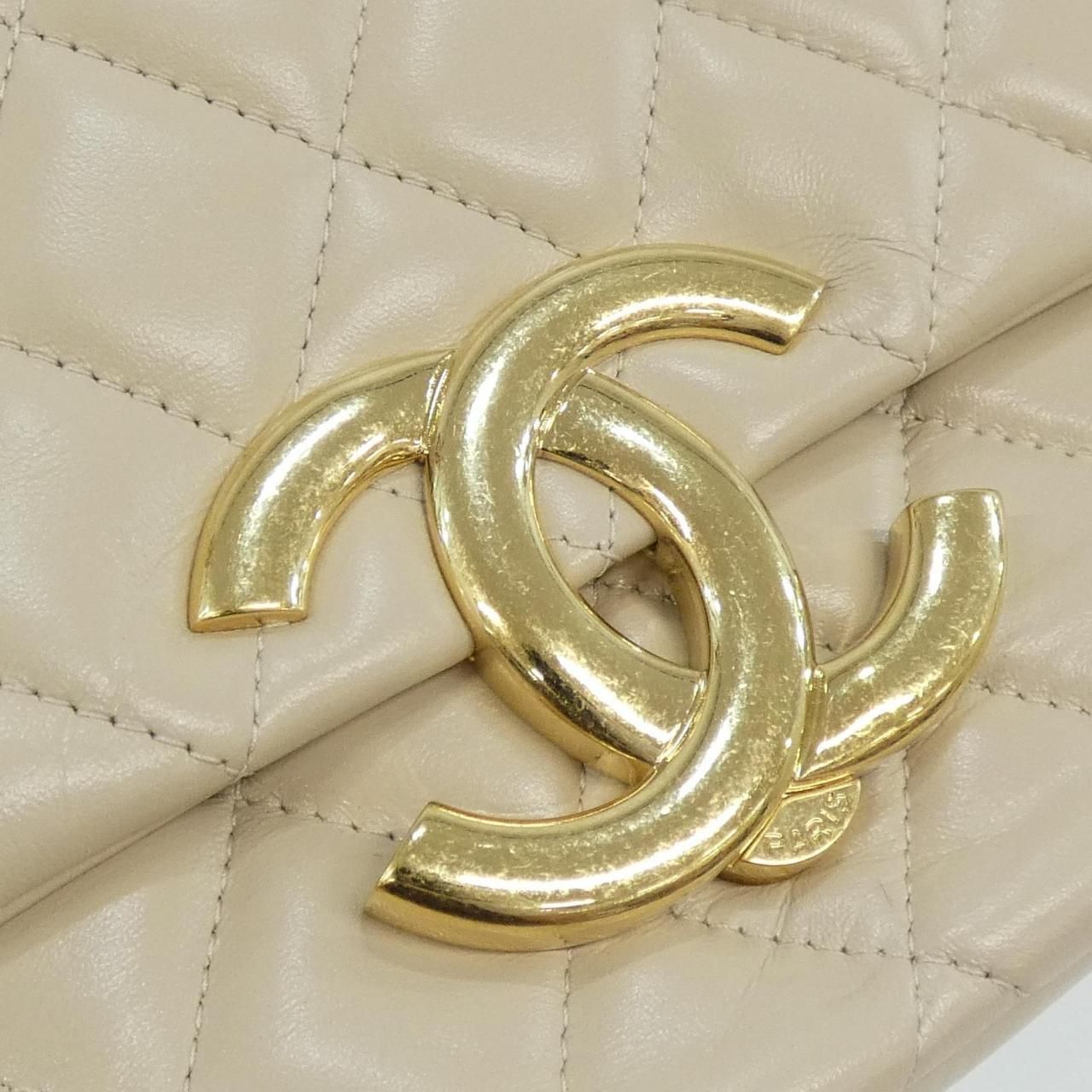 Chanel Shoulder Bag Beige — view 4