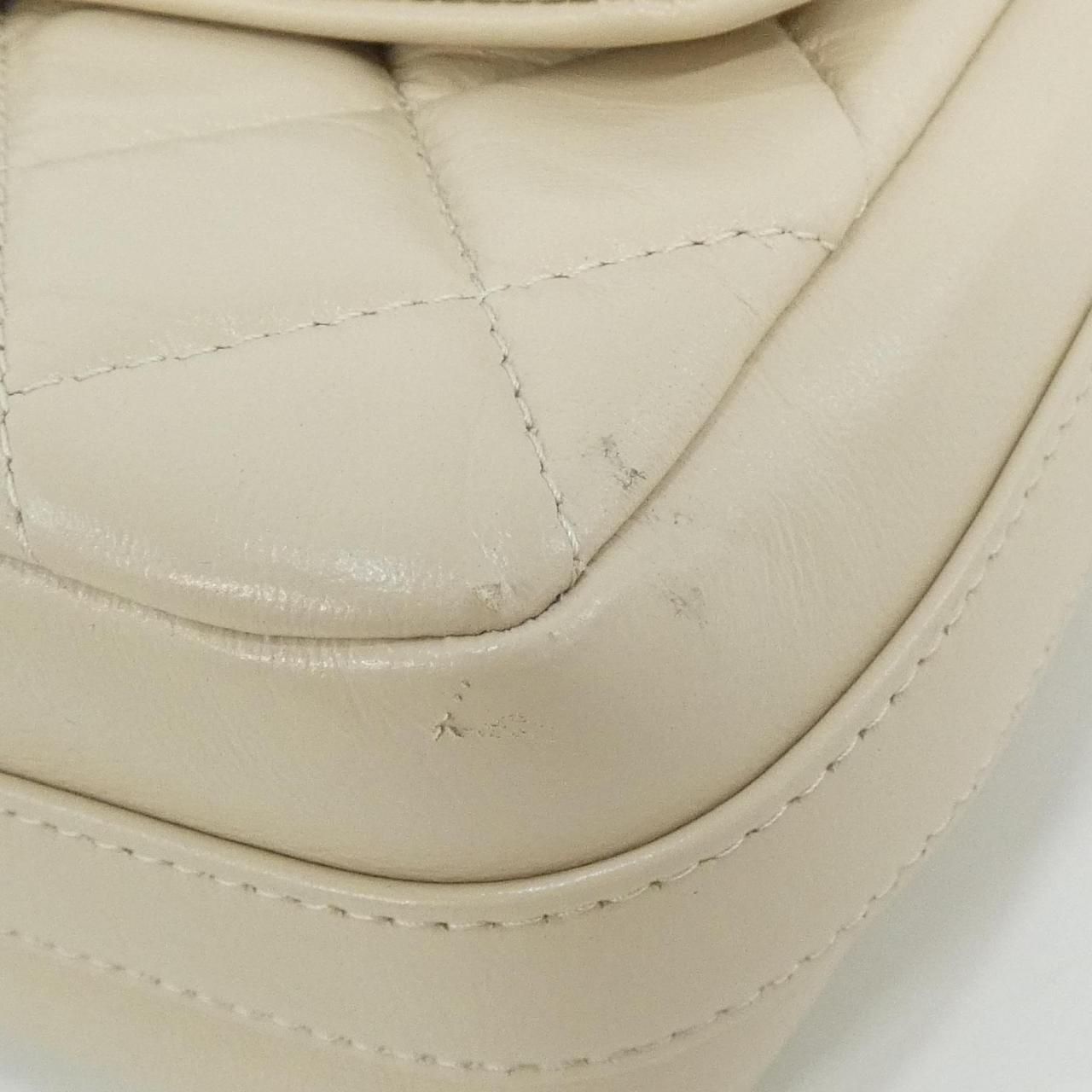 Chanel Shoulder Bag Beige — view 3