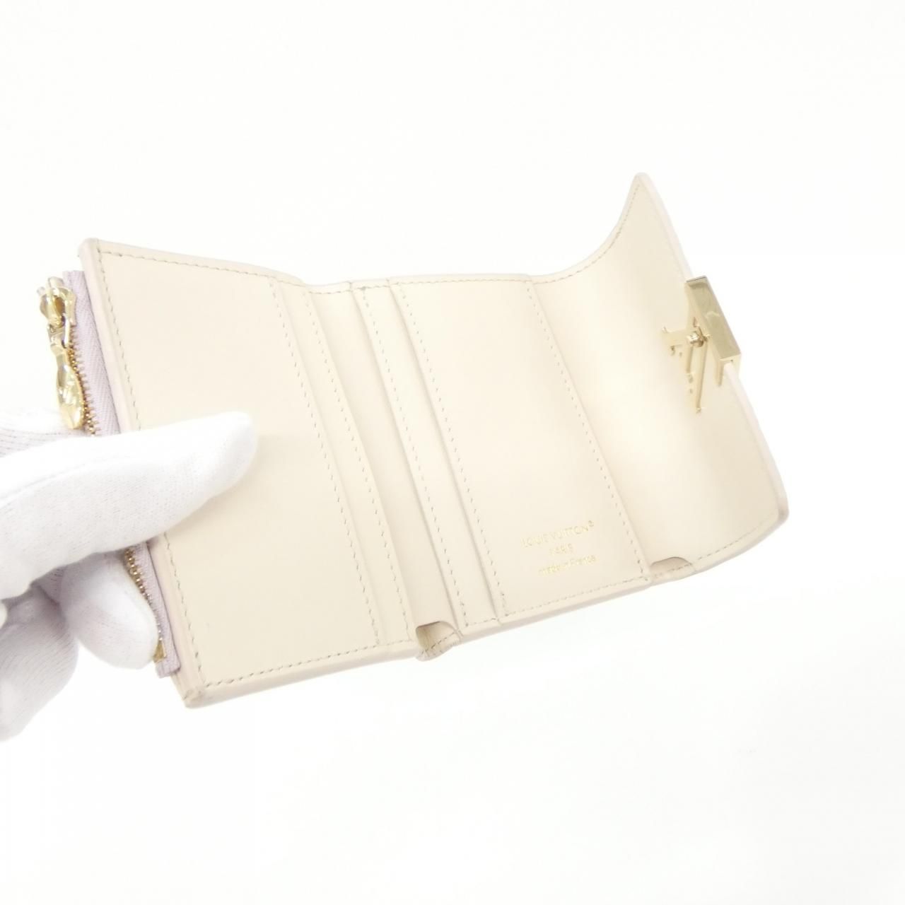 Louis Vuitton Portefeuille Capucines XS Wallet — view 7