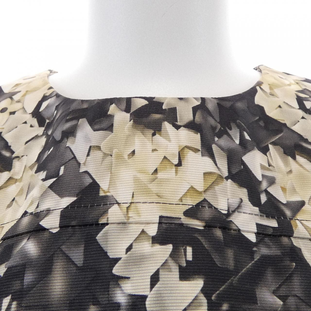 Louis Vuitton Dress Gray — view 5