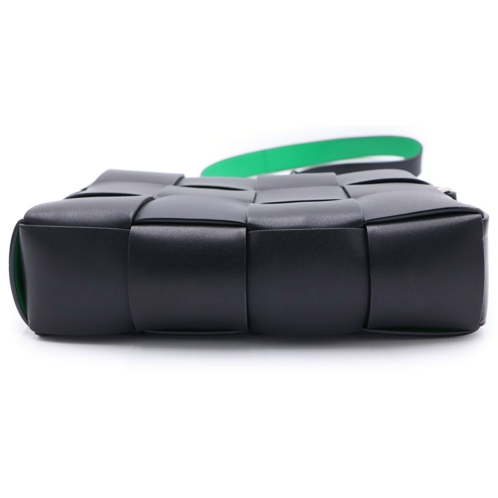 Bottega Veneta Cassette Camera Shoulder Bag Black Green — view 4
