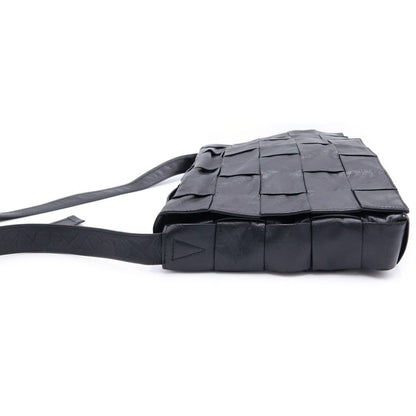Bottega Veneta Intrecciato Leather Messenger Back Black — view 3