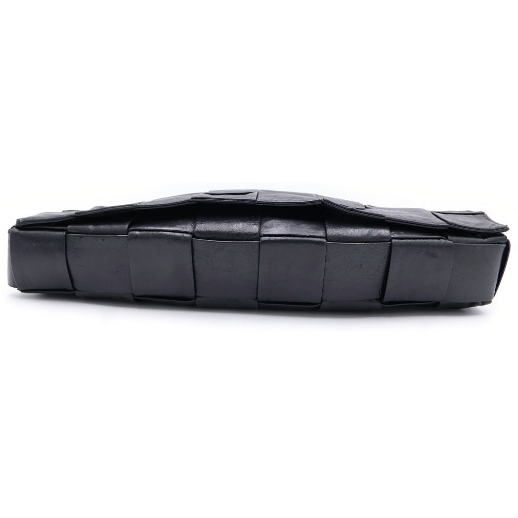 Bottega Veneta Intrecciato Leather Messenger Back Black — view 4