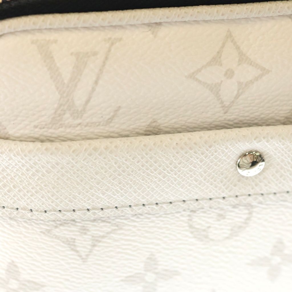 Louis Vuitton Alpha Messenger Taigarama Monogram Leather Shoulder Bag Silver — view 6