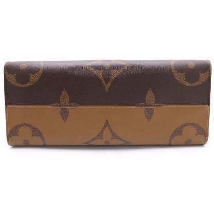 Louis Vuitton On The Go MM Monogram Giant Reverse 2-Way Tote Brown — view 4