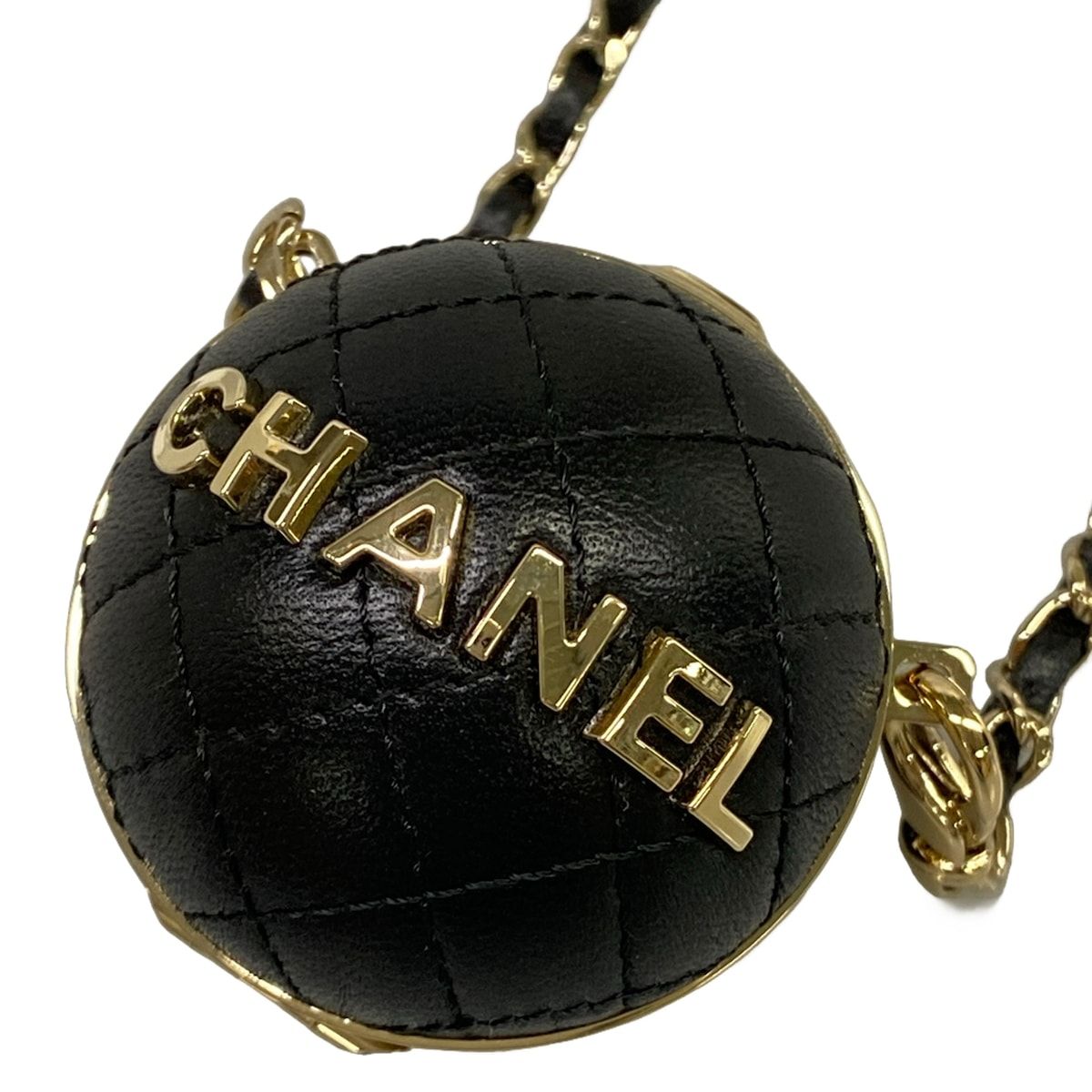 Chanel Key Holder Black Gold Lambskin — view 3