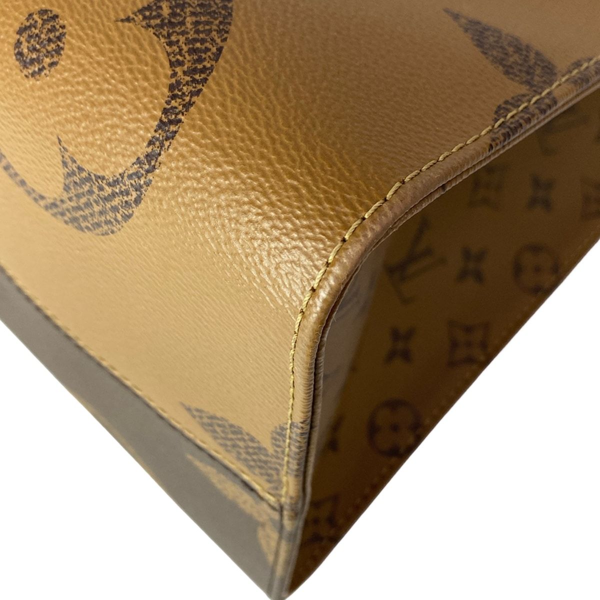 Louis Vuitton Tote Monogram Reverse On The Go GM — view 9