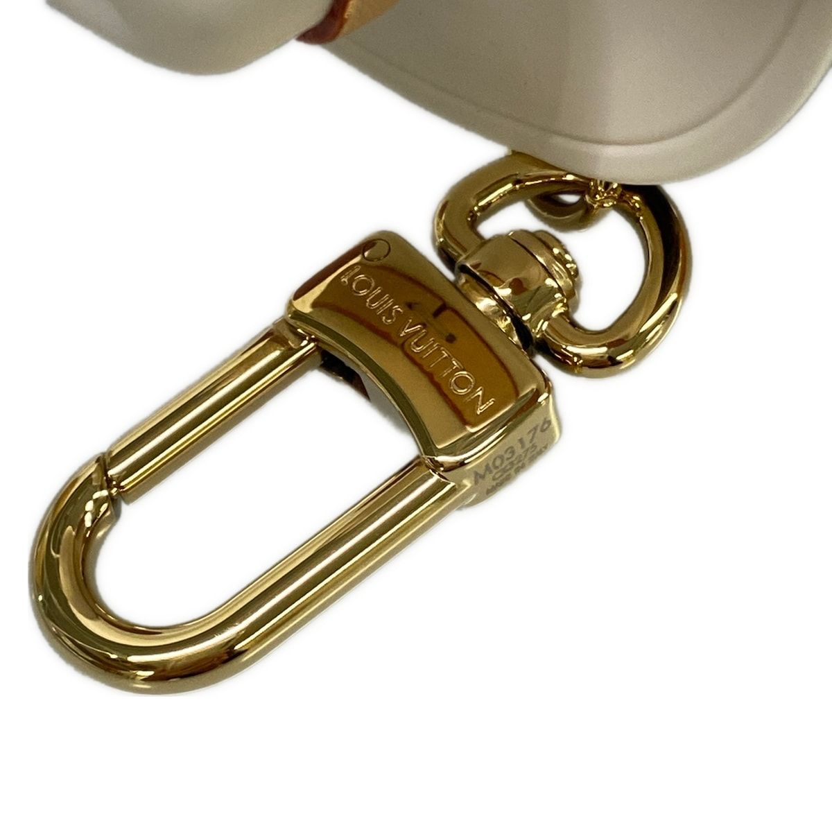 Louis Vuitton Key Holder Bag Charm LV Bear Red Faux — view 3