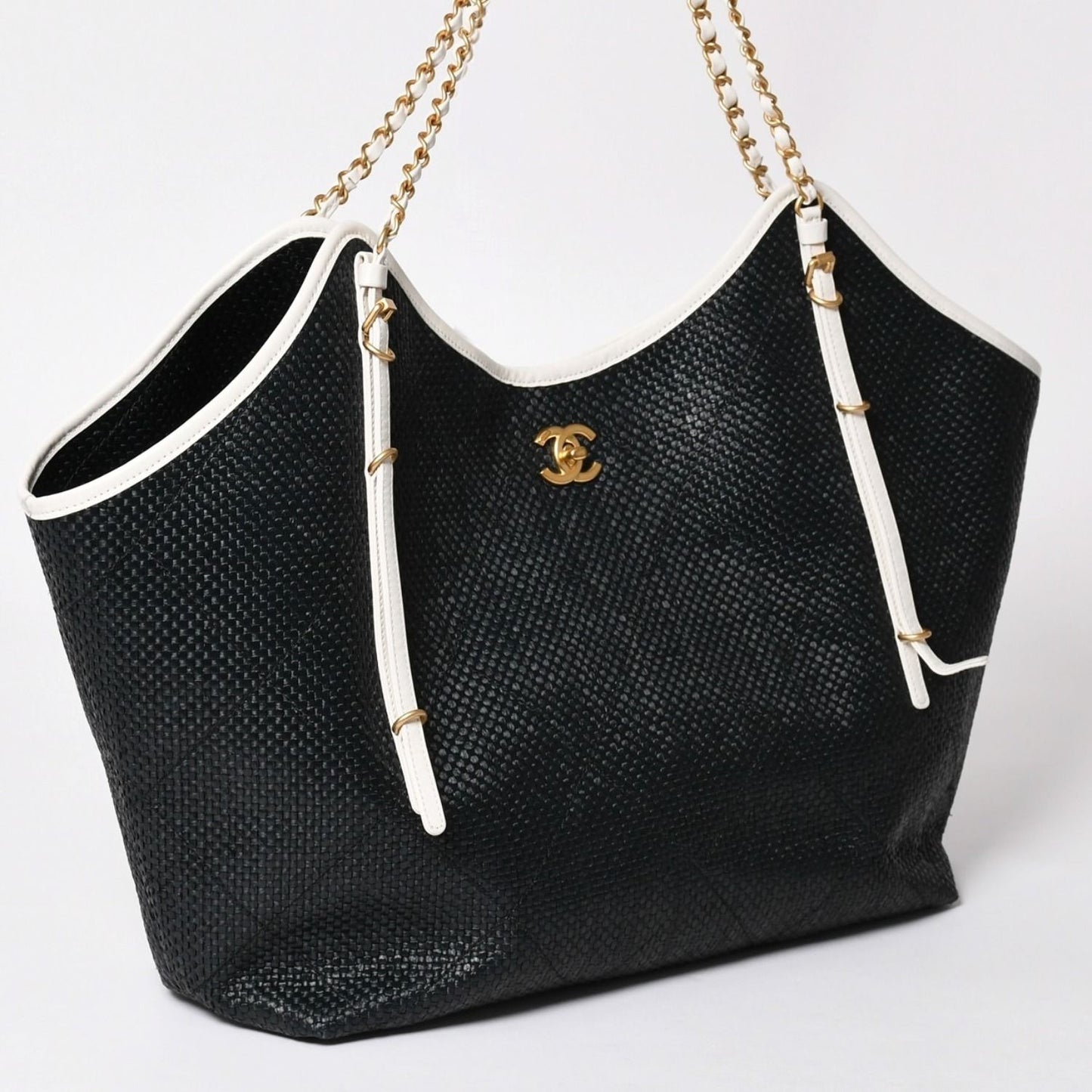 Chanel Maxi Shopping Bag Braided Raffia Effect Canvas CC Logo Gold Base — view 3