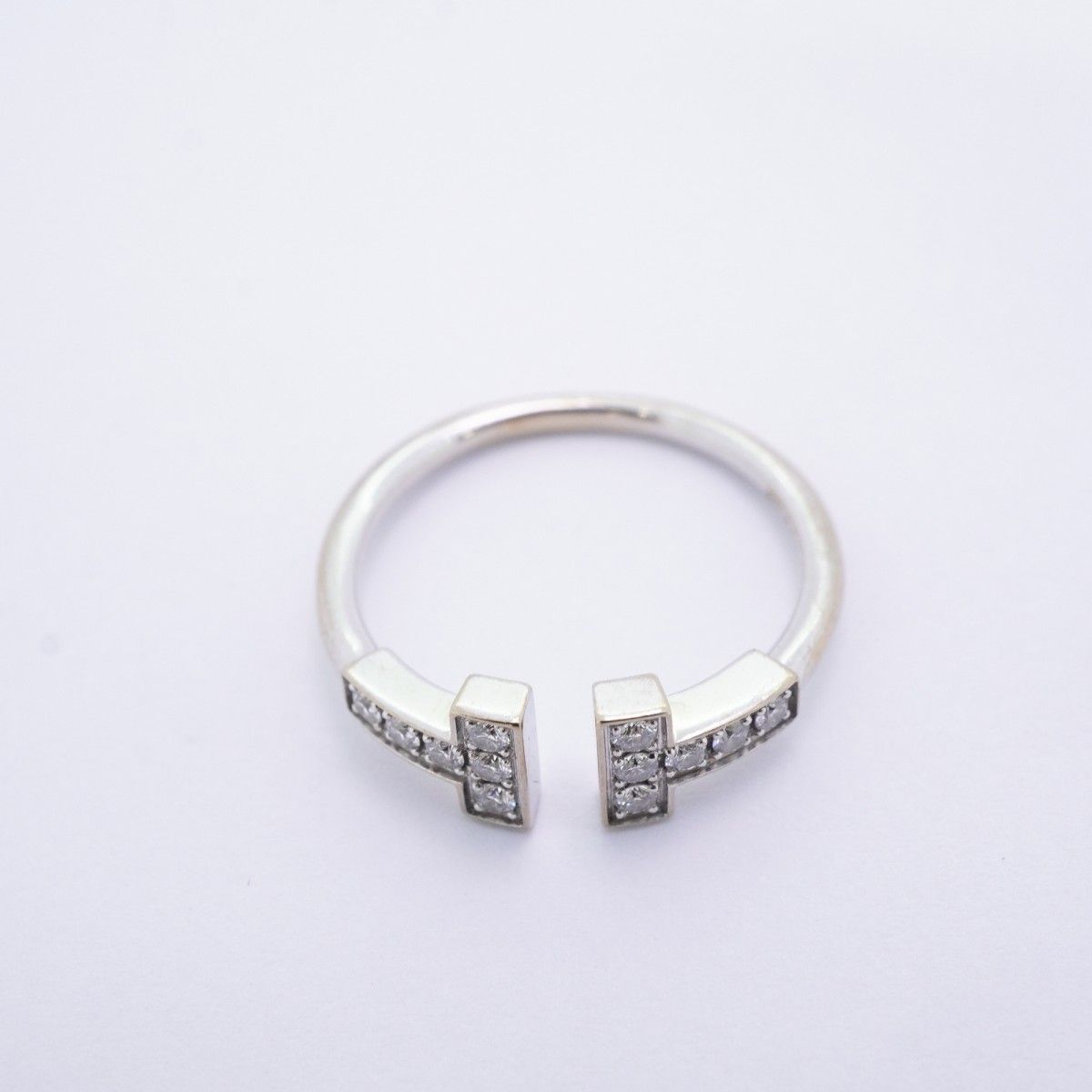 Tiffany & Co Ring T Wire 18k White Gold Diamond — view 3