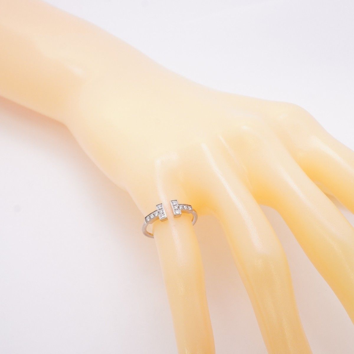 Tiffany & Co Ring T Wire 18k White Gold Diamond — view 6