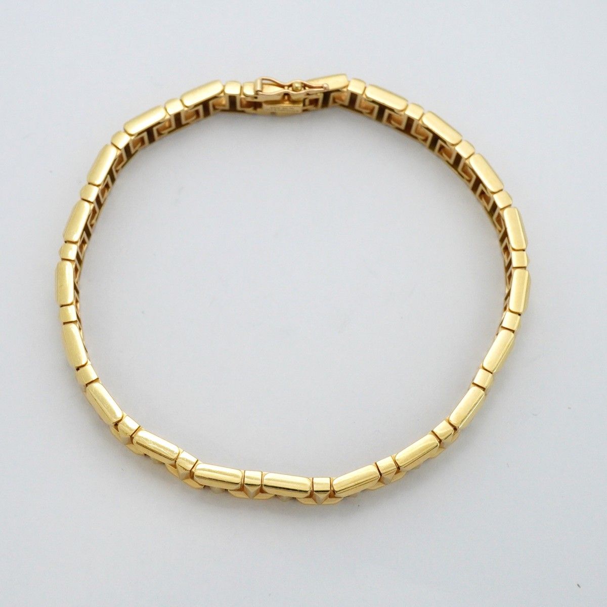 Tiffany & Co Bracelet T Tru Narrow 18k Yellow Gold — view 3