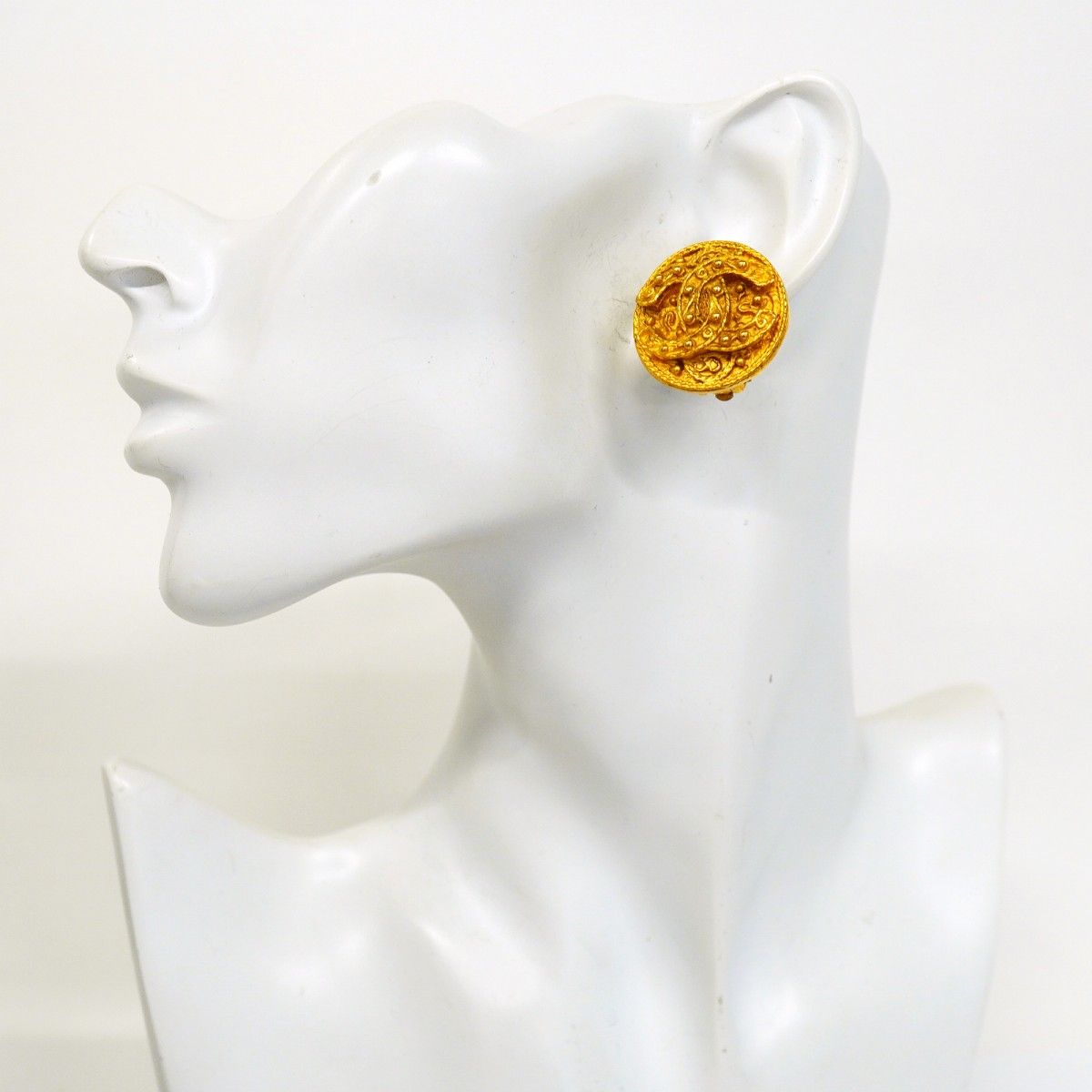 Chanel Earrings Vintage CC Logo Round — view 5