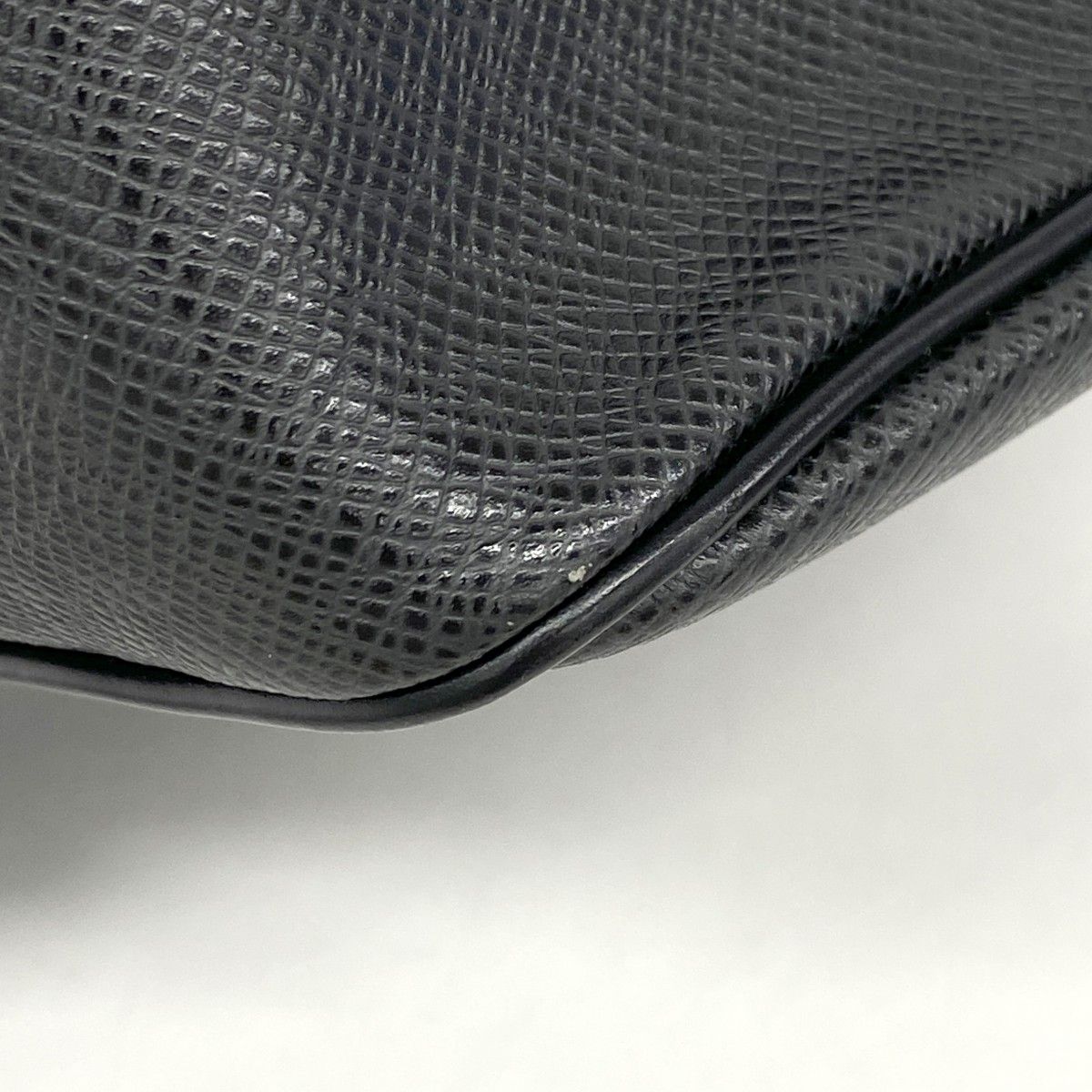 Louis Vuitton Shoulder Bag Taiga Yaranga Ardoise — view 8