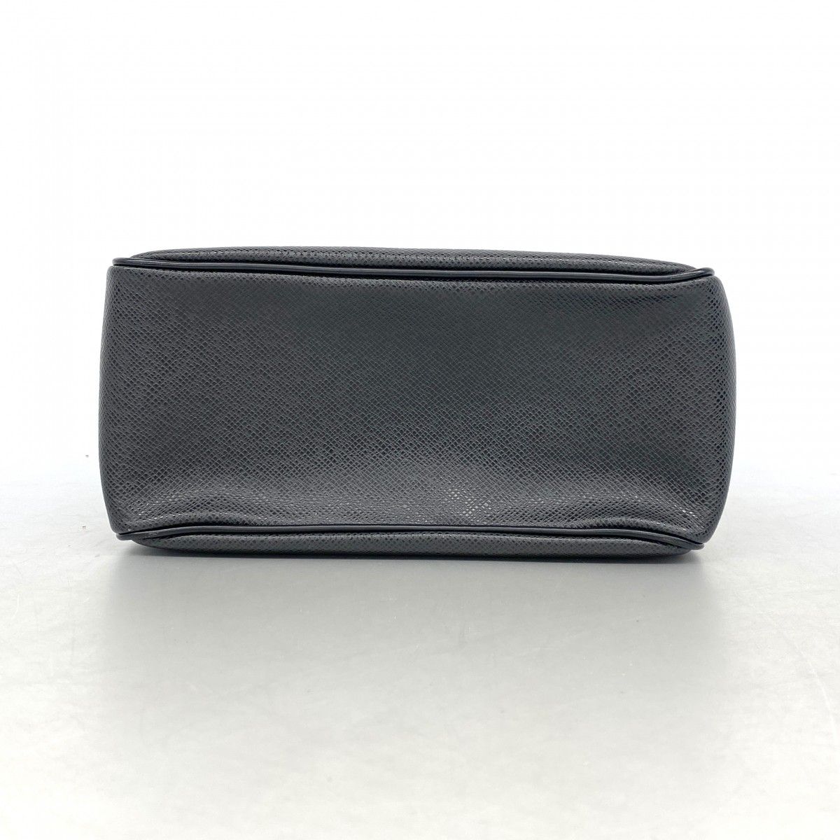Louis Vuitton Shoulder Bag Taiga Yaranga Ardoise — view 3