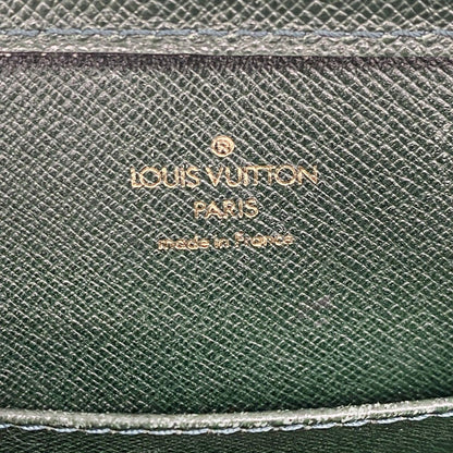 Louis Vuitton Clutch Taiga Baikal Epi — view 5