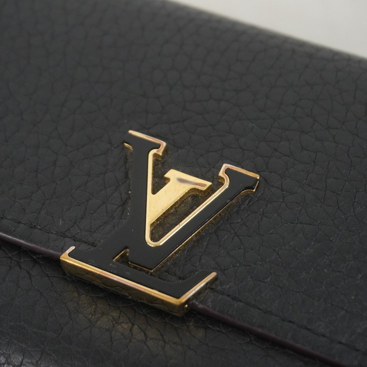 Louis Vuitton Trifold Wallet Taurillon Portefeuille Capucines Compact Noir — view 7