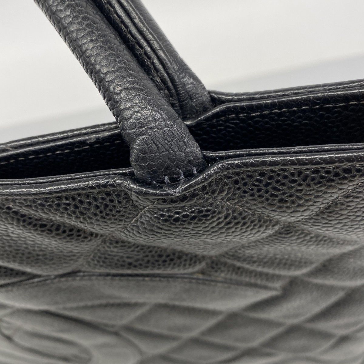 Chanel Tote Medallion Caviar Leather Black Gold — view 6