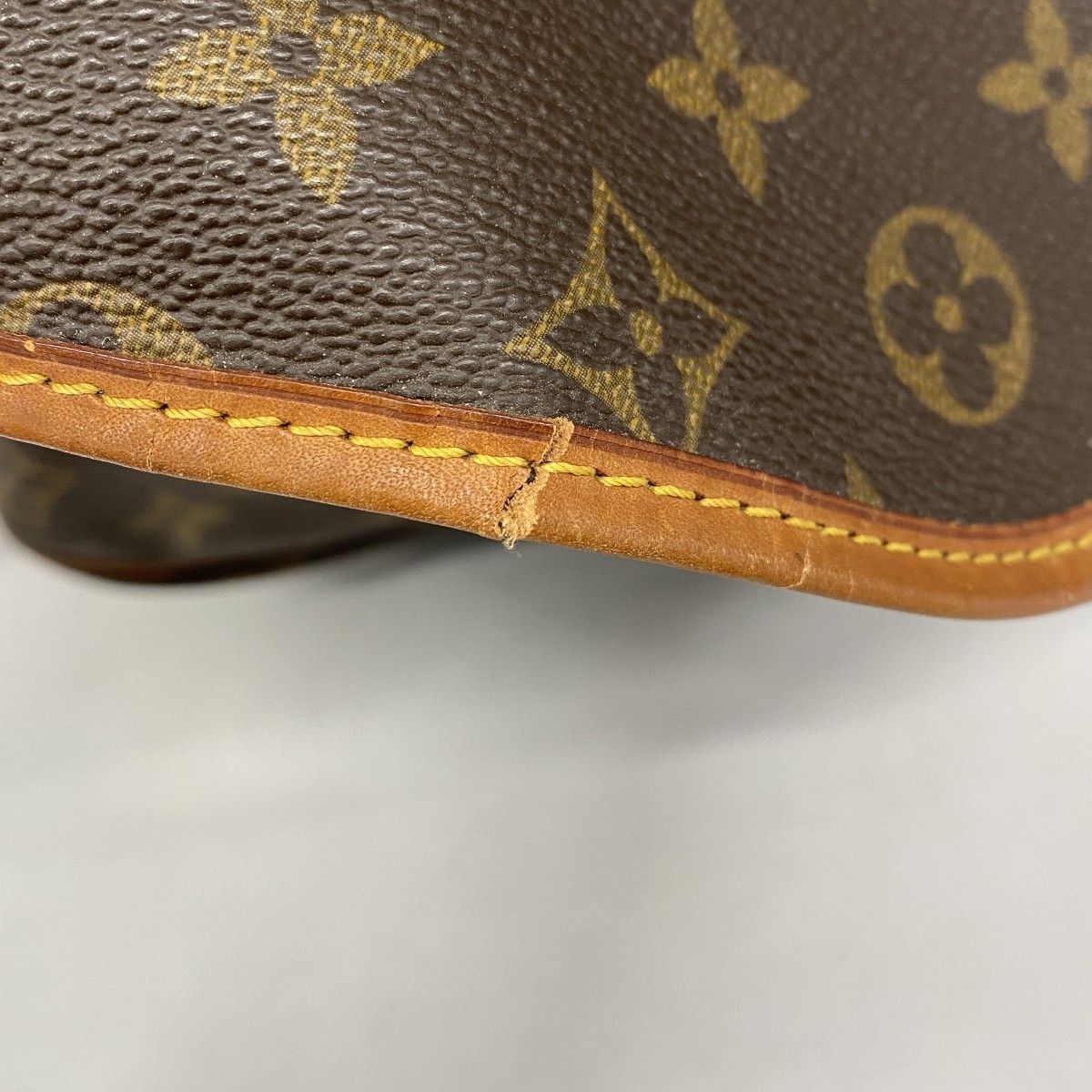 Louis Vuitton Shoulder Bag Monogram Saumur 35 Brown — view 8
