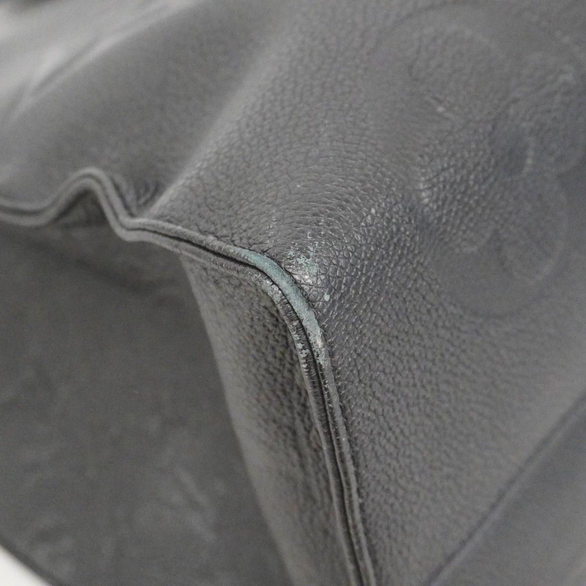 Louis Vuitton Tote Monogram Empreinte On The Go GM Noir 2-Way — view 6