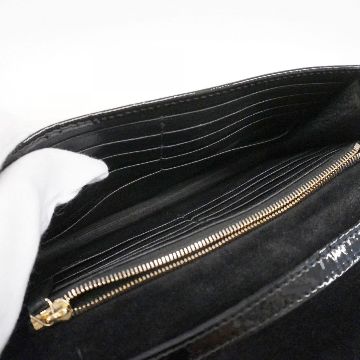 Gucci Shoulder Wallet Micro Guccissima Enamel Black Gold — view 4