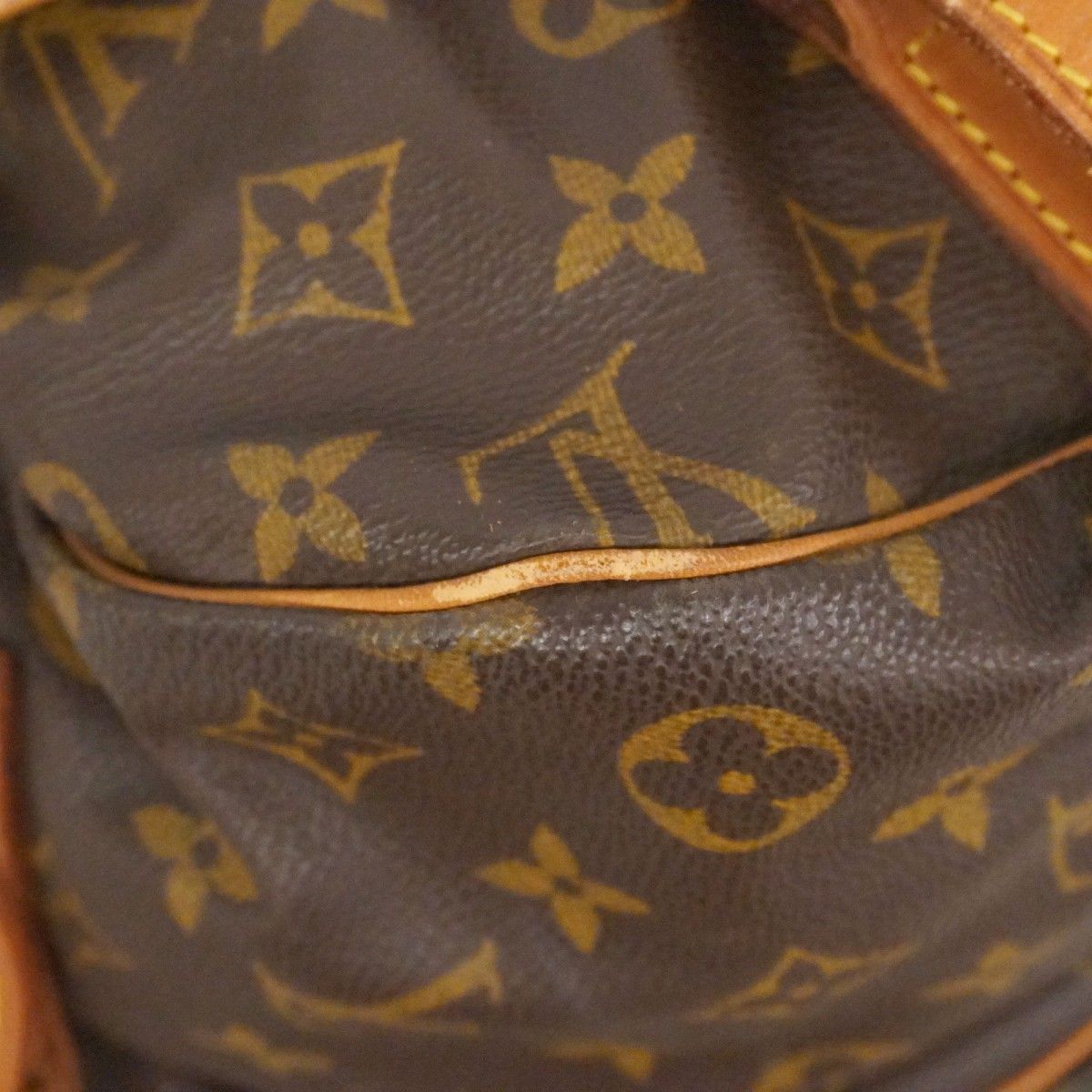Louis Vuitton Shoulder Bag Monogram Saumur 43 Brown — view 8