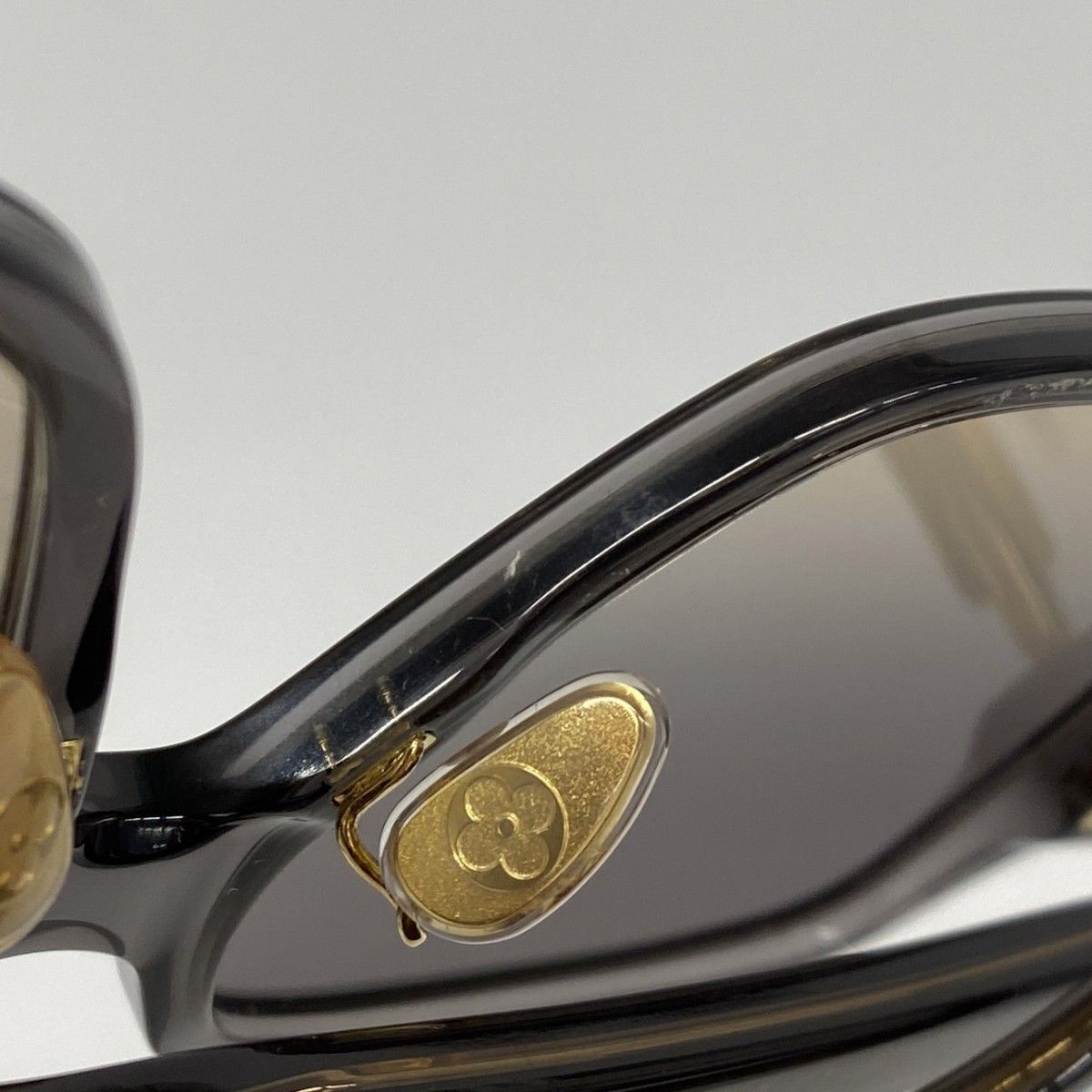 Louis Vuitton Sunglasses LV Aura Square Anthracite Eyewear — view 5