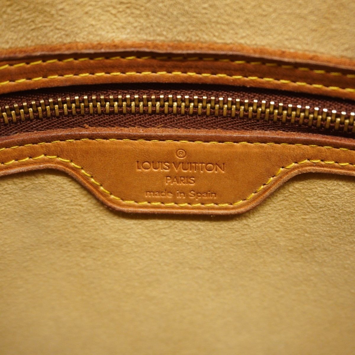 Louis Vuitton Shoulder Bag Monogram Looping GM Brown — view 5