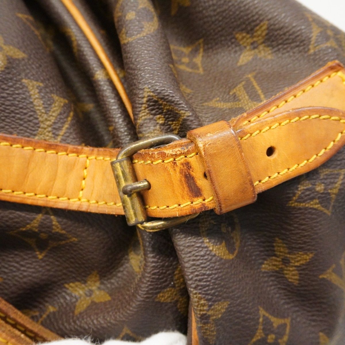 Louis Vuitton Shoulder Bag Monogram Saumur 35 Brown — view 9