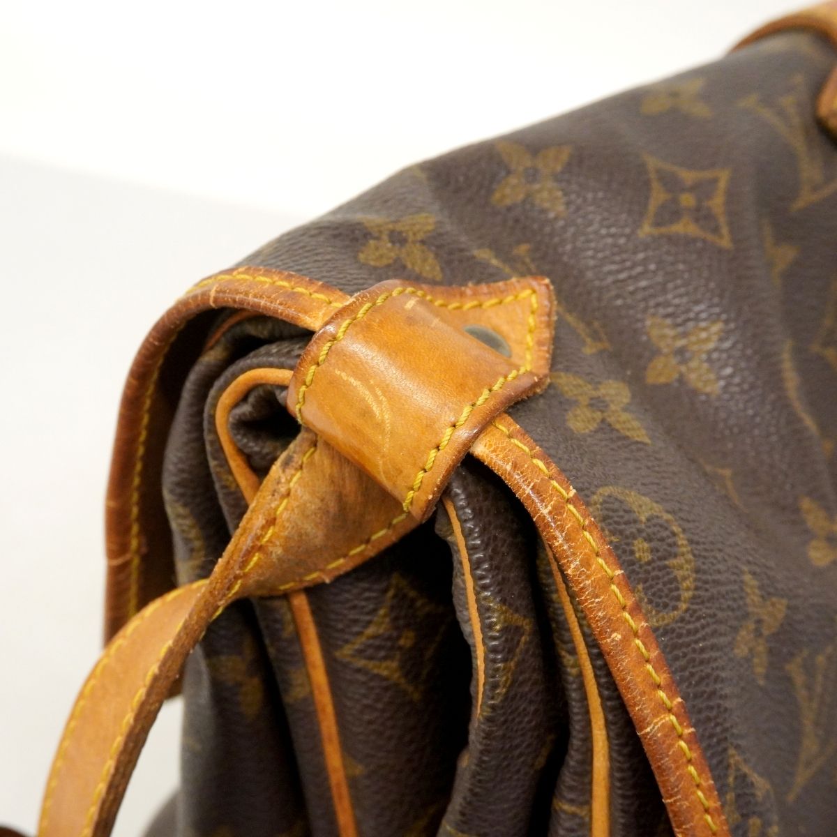 Louis Vuitton Shoulder Bag Monogram Saumur 35 Brown — view 8