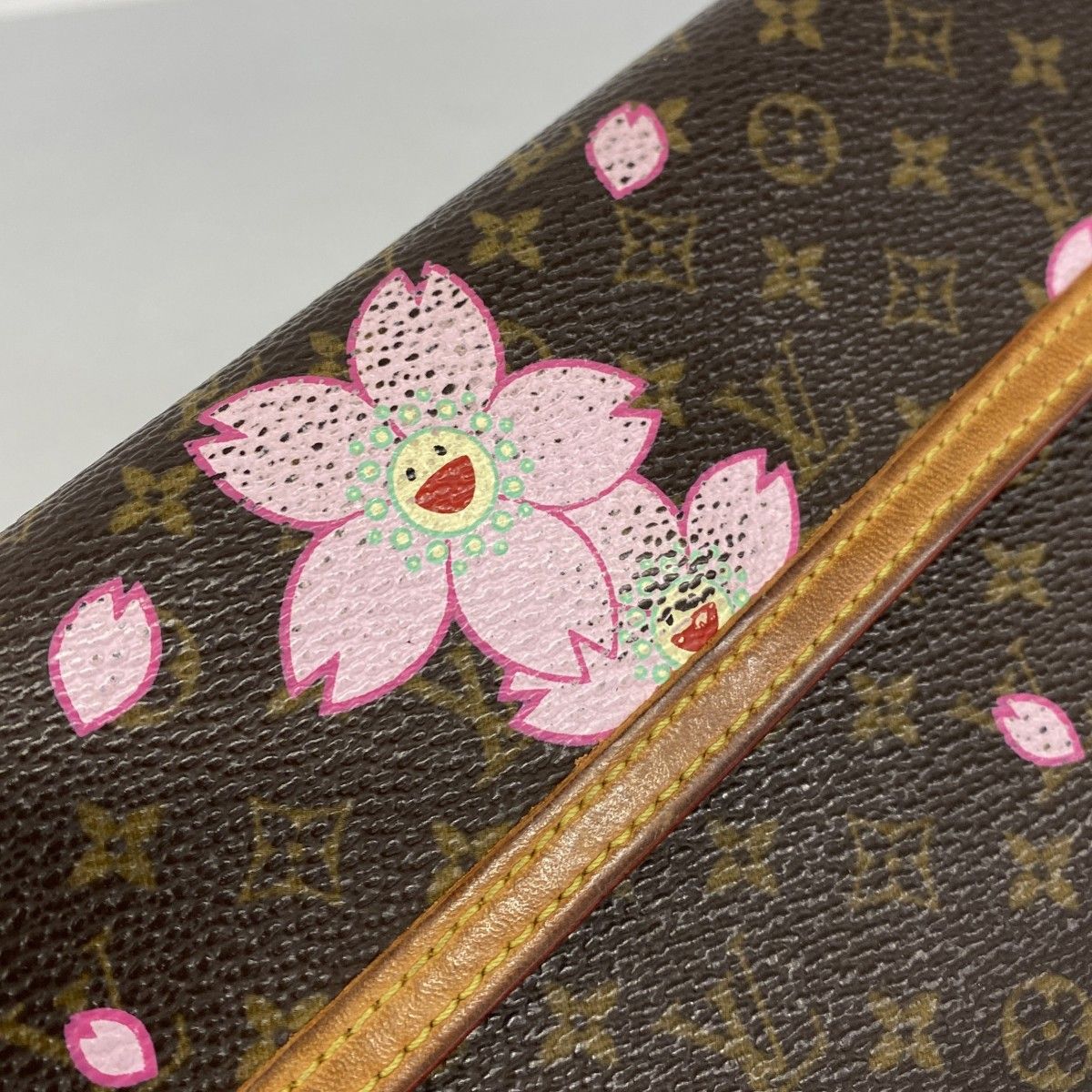 Louis Vuitton Trifold Wallet Monogram Cherry Blossom Porte Tresor International — view 7