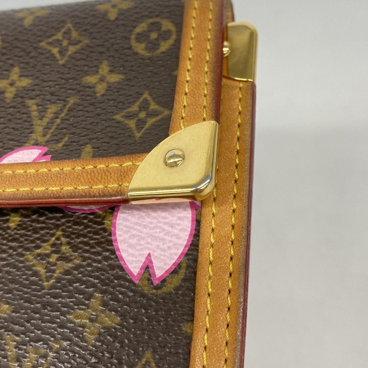 Louis Vuitton Trifold Wallet Monogram Cherry Blossom Porte Tresor International — view 6