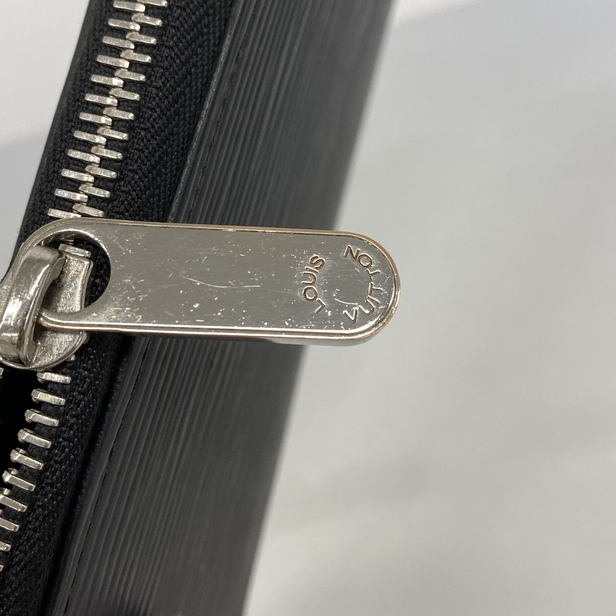 Louis Vuitton Wallet Epi Zippy Noir — view 7