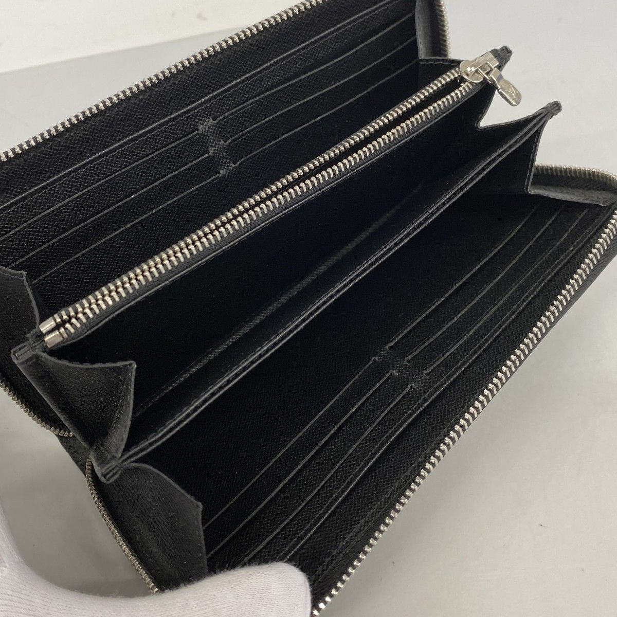 Louis Vuitton Wallet Epi Zippy Noir — view 3