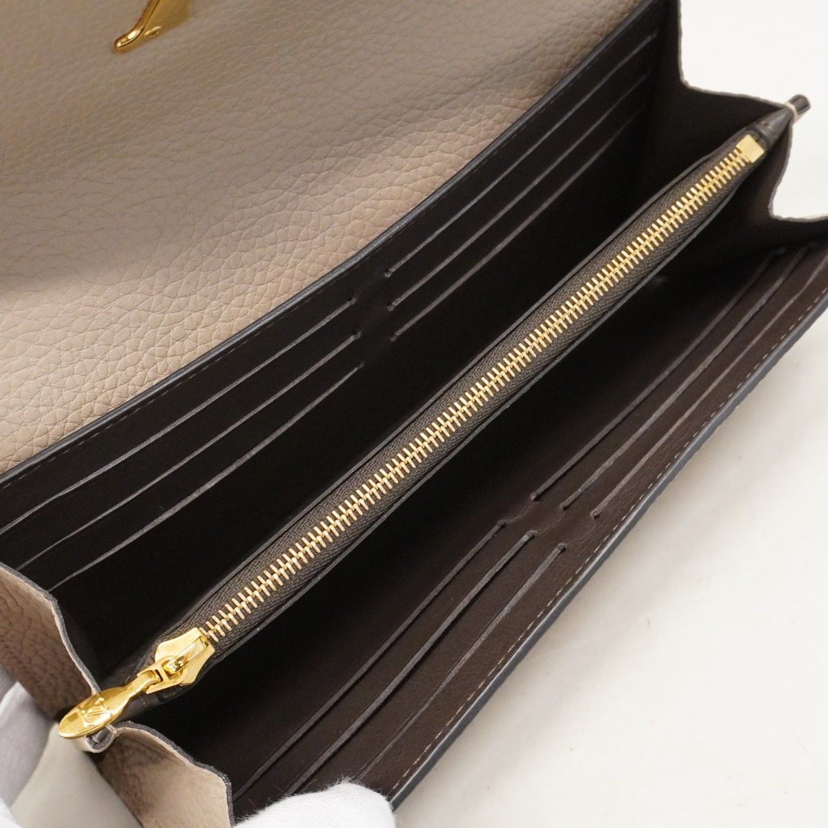 Louis Vuitton Wallet Taurillon Portefeuille Capucines Galle — view 4